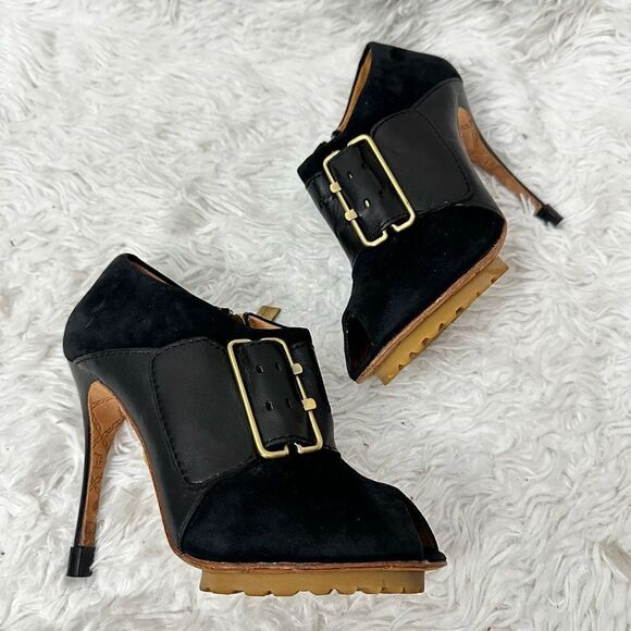 L.A.M.B. Black Peep Toe Leather & Suede Chunky Buckle Ultra High Heel sz 7 M - Picture 1 of 10